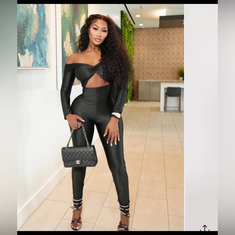 Elegant Black Off-Shoulder Jumpsuit XL